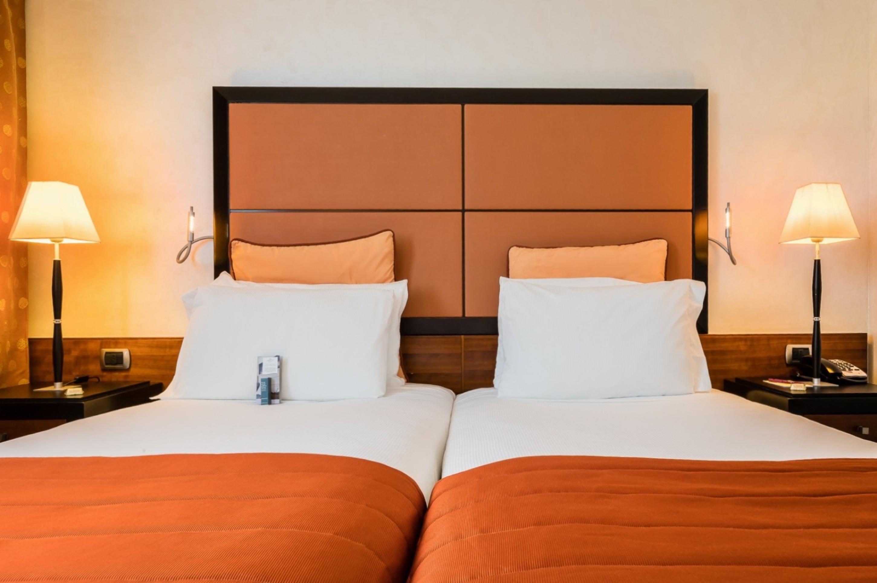 คราวน์ พลาซา มิลาน มัลเปนซา แอร์พอร์ต Hotel คาเซ นูโอเว ภายนอก รูปภาพ