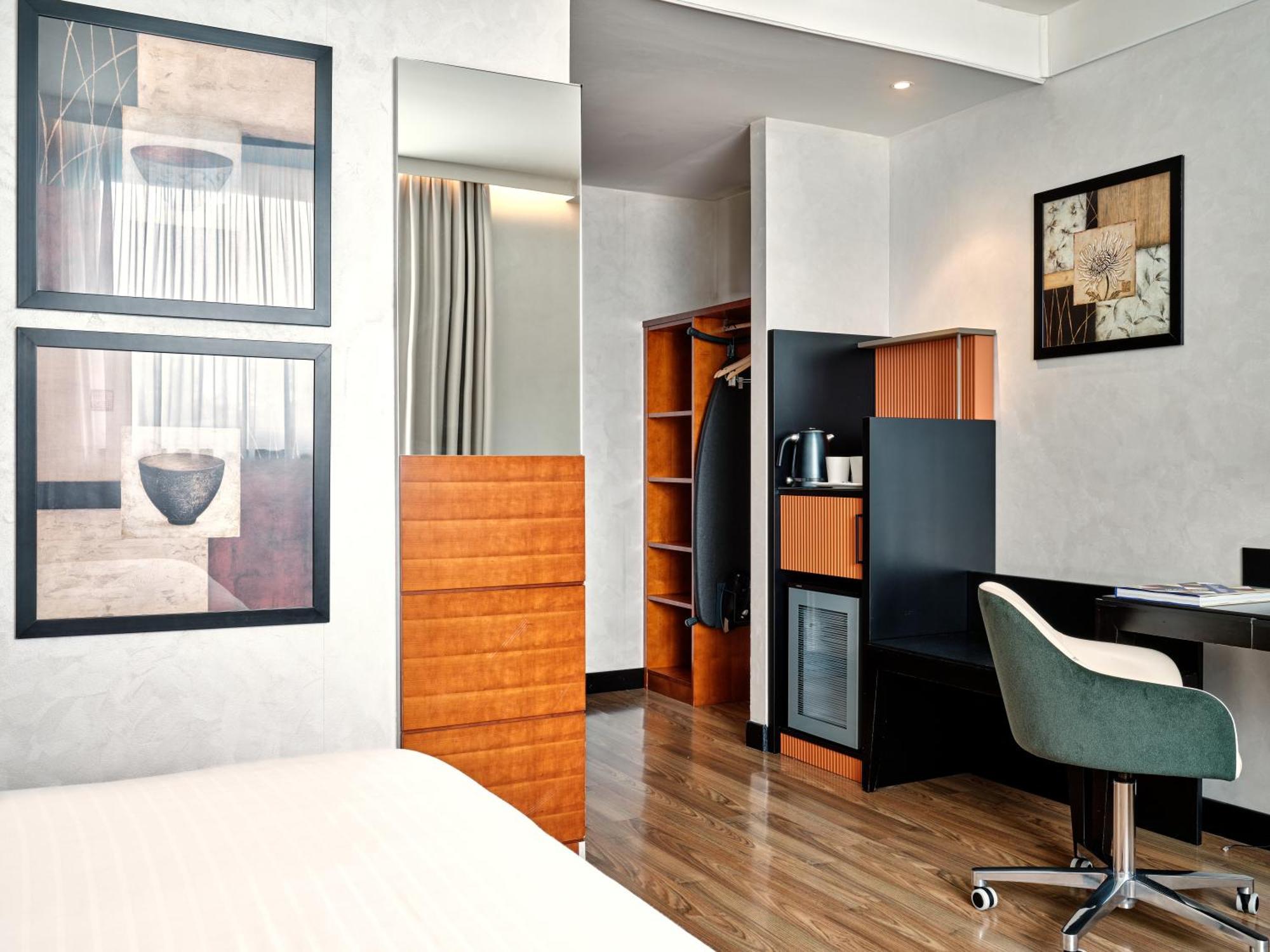 คราวน์ พลาซา มิลาน มัลเปนซา แอร์พอร์ต Hotel คาเซ นูโอเว ภายนอก รูปภาพ