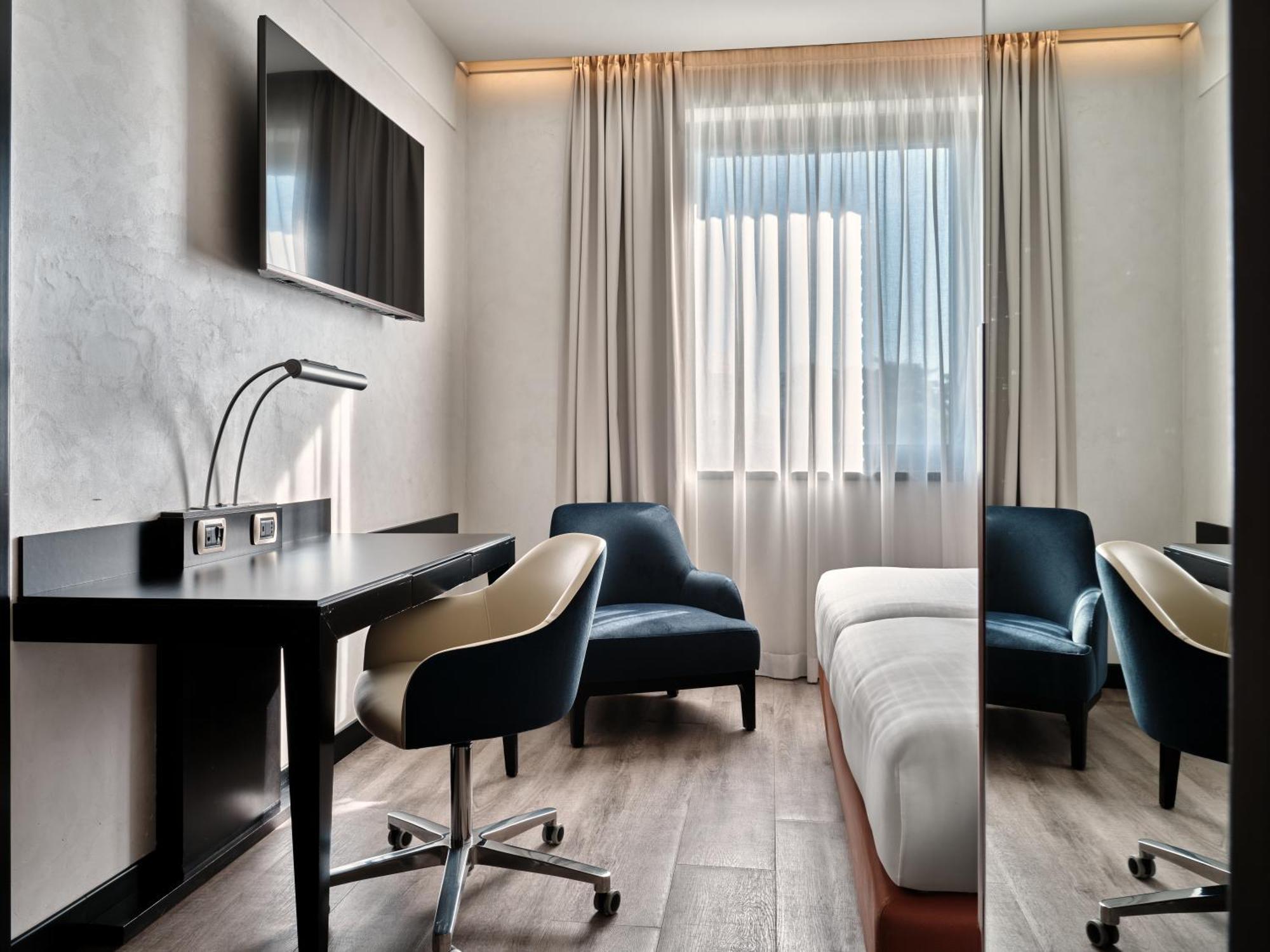 คราวน์ พลาซา มิลาน มัลเปนซา แอร์พอร์ต Hotel คาเซ นูโอเว ภายนอก รูปภาพ