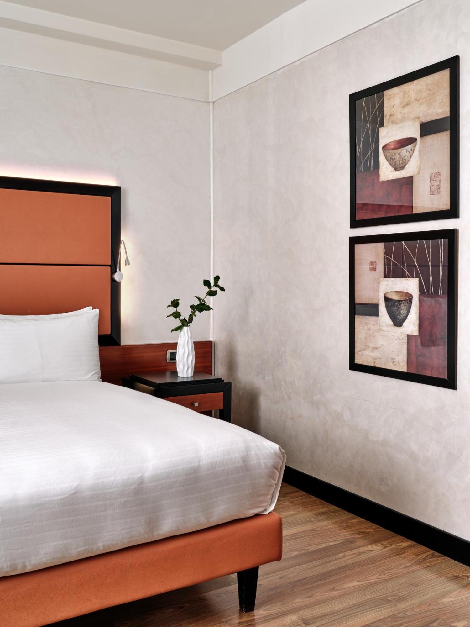 คราวน์ พลาซา มิลาน มัลเปนซา แอร์พอร์ต Hotel คาเซ นูโอเว ภายนอก รูปภาพ