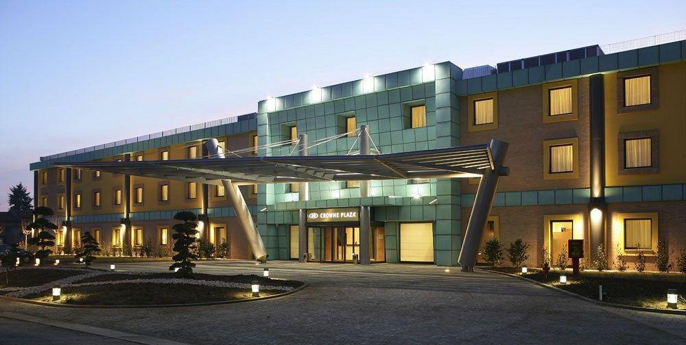 คราวน์ พลาซา มิลาน มัลเปนซา แอร์พอร์ต Hotel คาเซ นูโอเว ภายนอก รูปภาพ